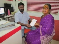 இலங்கை விவகாரம் - இலவச சிகிச்சை அளித்து டாக்டர்கள் நூதன ஆதரவு (படம்)