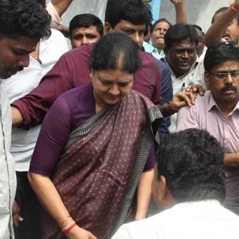 சிறையில் சசிகலா - விதிமுறை மீறல்களின் முழுவிவரம் #RTI