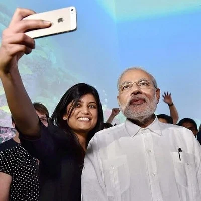 செல்ஃபி பிரதமர் மோடி!