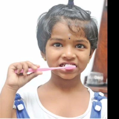இது புன்னகைக்கும் விஷயம் இல்லைங்க..! ஃபுளோரைடு டூத் பேஸ்ட்கள் உஷார்!