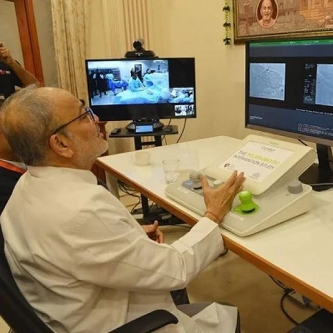 உலக மருத்துவத்தில் புதிய திருப்புமுனை! - அறுவை சிகிச்சையில் சாதனை படைத்த இந்திய மருத்துவர்