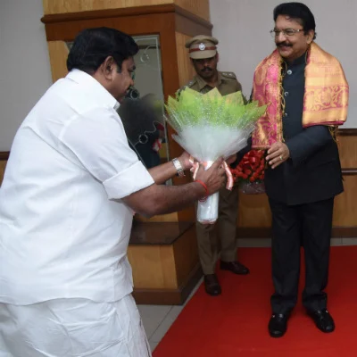 ஆளுநரிடம் ஆட்சியமைக்க உரிமை கோரினார் எடப்பாடி பழனிச்சாமி #OPSvsSasikala #LiveUpdates