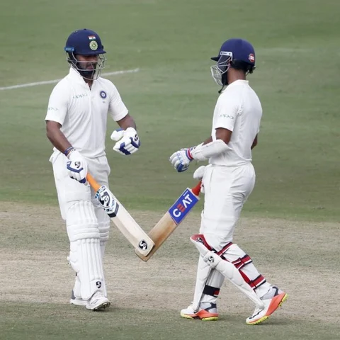 `5-வது விக்கெட்டுக்கு 146 ரன்கள்!’ - வெஸ்ட் இண்டீஸின் ஸ்கோரை நெருங்கிய இந்தியா #INDvWI
