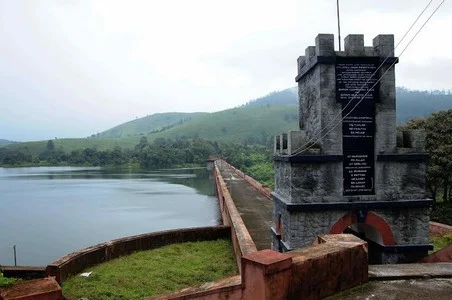 மெத்தன போக்கால் தாகம் தணிக்கும் பாட்டில் தண்ணீர்!