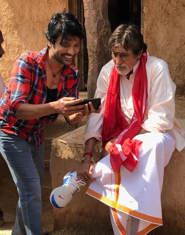 வேட்டி சட்டையில் கலக்கும் அமிதாப் பச்சன்! - `உயர்ந்த மனிதன்’ ஷூட்டிங் ஸ்பாட் ஸ்டில்ஸ்