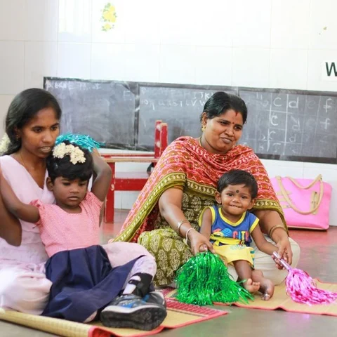 ``அவர்கள் எதிர்பார்ப்பது கைகுலுக்கலைத்தான்... கருணையை அல்ல!’’ - மூளை முடக்குவாதம் பாதித்த குழந்தைகளுடன் ஒரு நாள்
