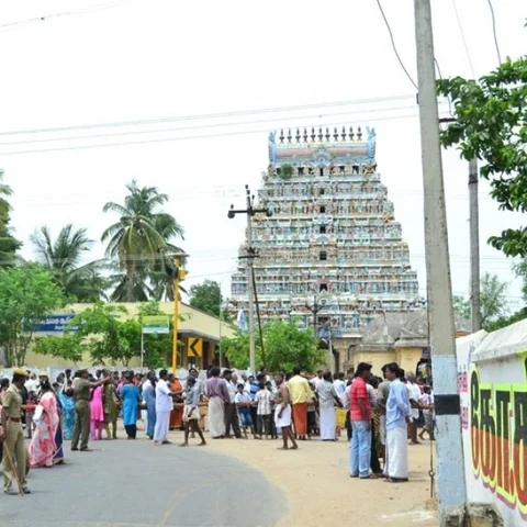 ரயில் டிக்கெட் விற்பனையைத் தனியாரிடம் கொடுப்பதா? - கொந்தளிக்கும் திருவிடைமருதூர் மக்கள்