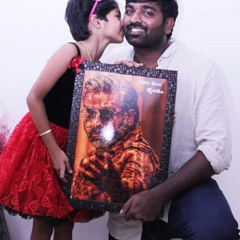 `விஜய்சேதுபதி அப்படி சொன்னதும் கிருத்திகாவுக்கு அவ்வளவு சந்தோஷம்!'- நெகிழும் தாயார்