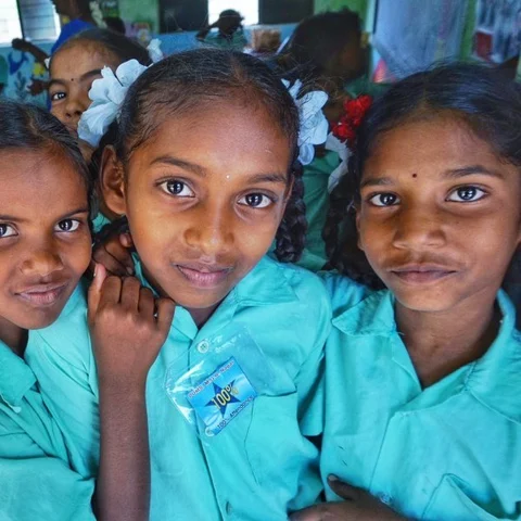 பழங்குடி இனக் குழந்தைகளுக்குக் கட்டாயக் கல்வி! கடலூர் அரசுப் பள்ளி ஆசிரியர்களின் முயற்சி