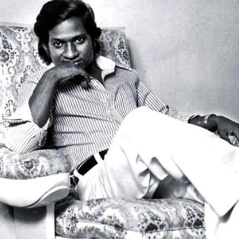 ``இளையராஜா சேர்த்த அந்த `ம்' பாடலை ஜம்முனு ஆக்கிடுச்சு!’’ - கவிஞர் மு.மேத்தா