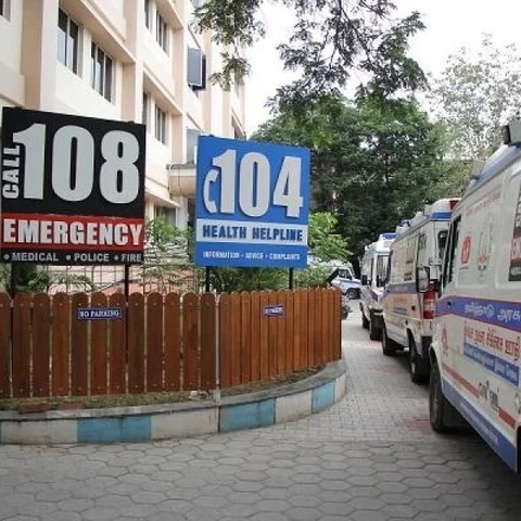 உடல்நல, மனநல ஆலோசனை 24 மணி நேரமும் இலவசம்! - தமிழக அரசின் 104 மருத்துவ சேவை