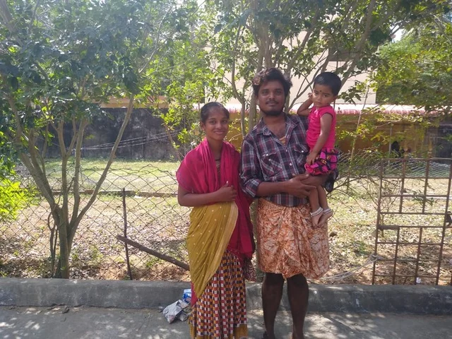 `எங்கப் பொண்ணு கிடைச்சிட்டா; இனி வாழ்க்கையே சந்தோஷம்தான்!'- ஹரிணியின் பெற்றோர் ஆனந்தக் கண்ணீர்
