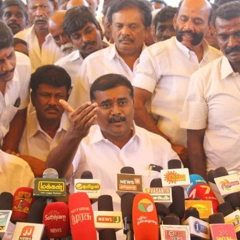 `ஓ.பி.எஸ்ஸை நம்பினேன்; ஈ.பி.எஸ்ஸிடம் கேட்டேன்!'- பதவியை ராஜினாமா செய்த அ.தி.மு.க முன்னாள் எம்.எல்.ஏ
