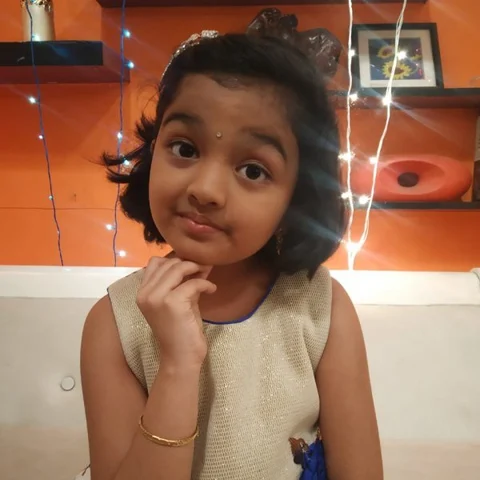 ``வீட்ல சைன் லாங்குவேஜ் கத்துக்கிறேன்'' - பேபி அதித்ரி