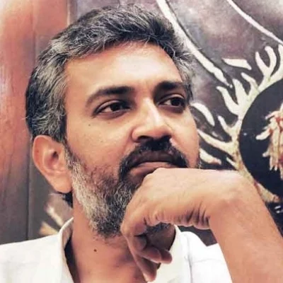 குருதட்சணையாக 'பாகுபலி'யைக் கொடுத்த ராஜமெளலி!