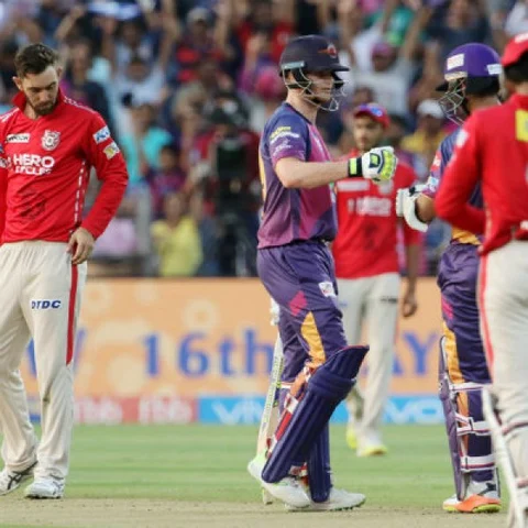 #IPL10: பஞ்சாப்பை பந்தாடியது புனே... பிளே ஆஃப் சுற்றுக்கும் தகுதி!