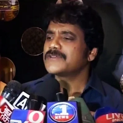 மைக்கை தள்ளிவிட்டு கோபமாக வெளியேறிய நாகார்ஜுனாவால் பரபரப்பு!