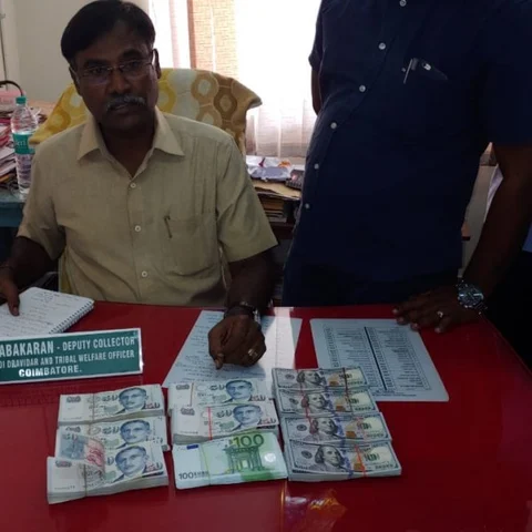 அமெரிக்கா, சிங்கப்பூர், ஐரோப்பா கரன்ஸிகள்!- கோவையில் அதிர்ந்த தேர்தல் பறக்கும் படை