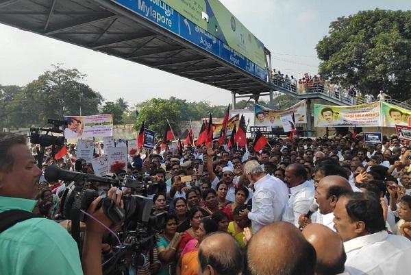 `கொடநாடு விவகாரத்தில் நடவடிக்கை எடுங்க!’ - ராஜ்பவன் முன் ஆர்ப்பாட்டத்தில் குதித்த தி.மு.க