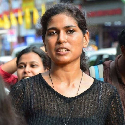 ரெஹானா பாத்திமாவை சிக்கவைத்த ஃபேஸ்புக் பதிவு!