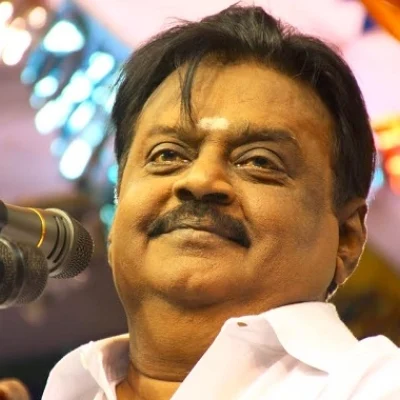 ஜெயலலிதாவை நான் ஏன் பாக்கணும்? மதுரை கூட்டத்தில் பொங்கிய விஜயகாந்த் !