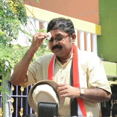 டெல்லி தனிகோர்ட்டில் இன்று விசாரணைக்கு வருகிறது தினகரனின் ஜாமீன் மனு!