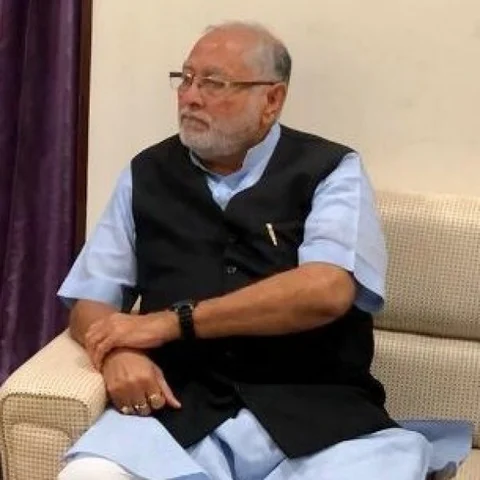 `தமிழ்நாட்டைக் கெடுத்து வைத்திருக்கிறீர்கள்!' - எடப்பாடி பழனிசாமியை எச்சரித்த மோடி தம்பி