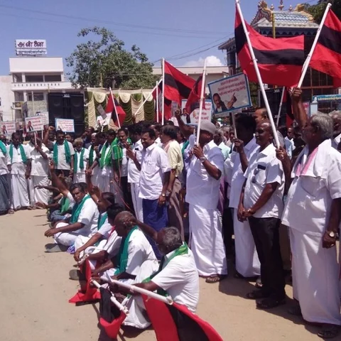 8 அம்ச கோரிக்கைகளை வலியுறுத்தி கோவில்பட்டியில் ம.தி.மு.க ஆர்ப்பாட்டம்