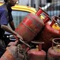 சிலிண்டர் டெலிவரிபாய்க்கு பணம் தர வேண்டாம்: இந்தியன் ஆயில் நிறுவனம்!