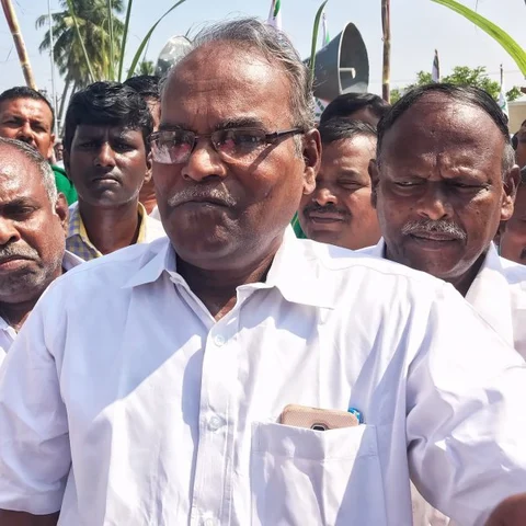 ‘தோல்வி பயத்தால் உள்ளாட்சித் தேர்தல் கிடப்பில் போடப்பட்டுள்ளது’ - மாநில அரசைச் சாடும் கே.பாலகிருஷ்ணன்