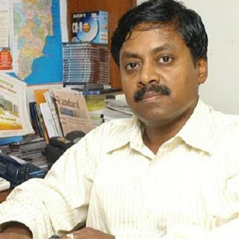 `கணவரிடமிருந்து என்னைப் பிரிக்கப் பார்க்கிறார்'- ஐ.ஏ.எஸ் அதிகாரி உமாசங்கர் மீது மணிப்பூர் பெண் புகார்