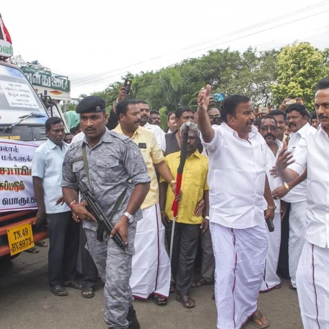 `அரசியல் செய்வதற்கு இது நேரமில்லை முதல்வரே!’ - ஸ்டாலின் காட்டம்