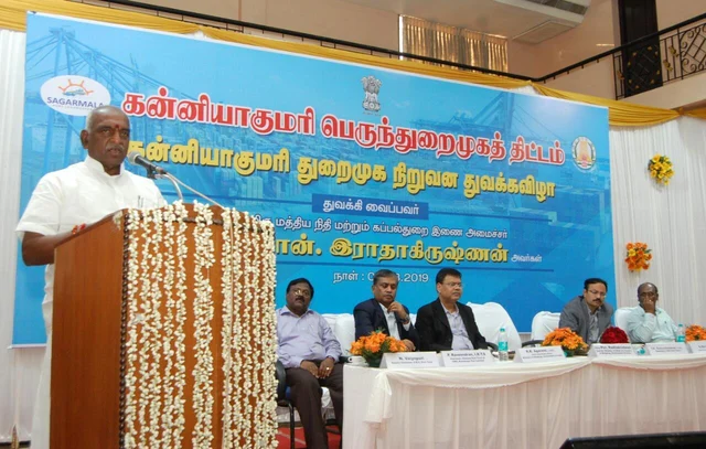 `நீங்கள் மீனவர்களைச் சாகடிக்கக்கூடியவர்கள்!’ - ஆவேசமான பொன்னார்