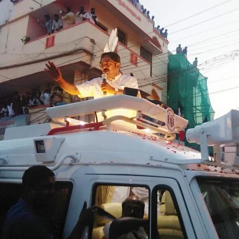 `இடைத்தேர்தலுக்குப் பின் இந்த ஆட்சியை மோடி டாடியாலும் காப்பாற்ற முடியாது!'- டி.டி.வி போடும் புதுக் கணக்கு