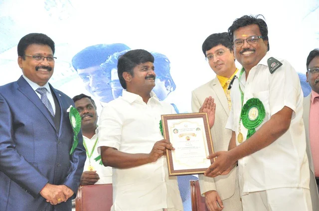 தூக்க மாத்திரை கேட்டு ஒரு கைதி என்னை என்ன செஞ்சார் தெரியுமா..? - ஓர் ஆண் செவிலியரின் அனுபவம்! #WorldNurseDay