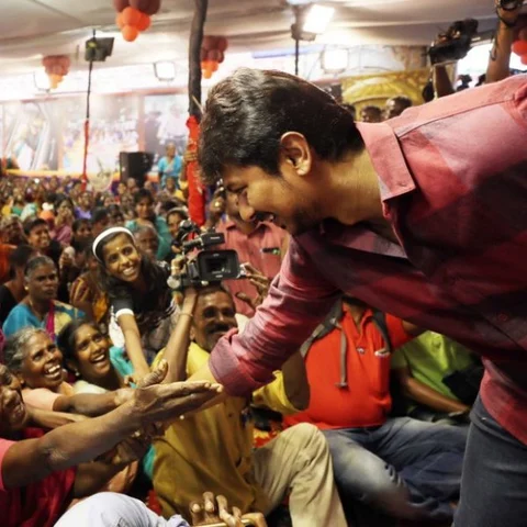 `எங்க தாத்தா டி.வி கொடுத்தார்; அப்பா செட் டாப் பாக்ஸ் கொடுப்பார்' - உதயநிதி பேச்சால் ஊராட்சி சபையில் சிரிப்பலை!