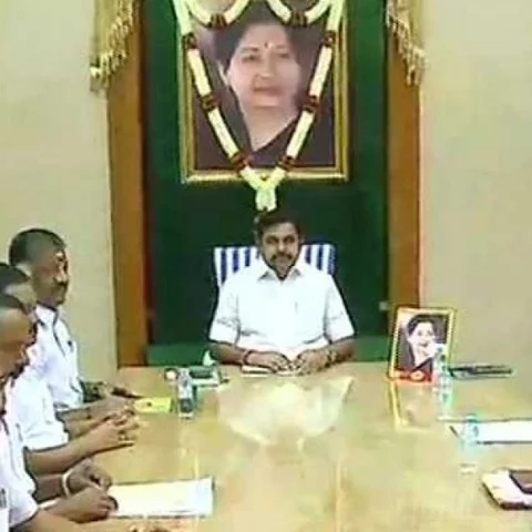 "பெட்ரோல் விலை போன்று காவிரி நீரை அன்றாடம் பங்கிட வேண்டும்" - விவசாயிகள் வலியுறுத்தல் #WeWantCMB