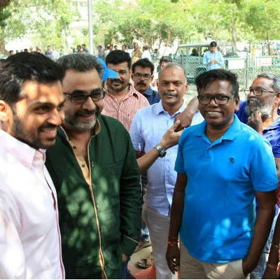 போலீஸ் கமிஷனர் அலுவலகத்தில், நடிகர் சங்கத்தினர்..!