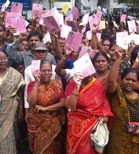 கூட்டுறவு சங்க தேர்தலில் போலி வாக்காளர்கள் - கோவையில் குடுமிபிடி (படங்கள்)