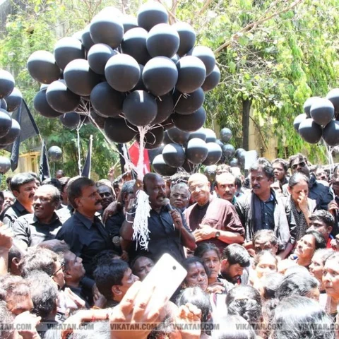 மோடிக்குக் கறுப்புக்கொடி காட்டிய கட்சிகளுக்கு நோட்டீஸ் - உயர் நீதிமன்ற கிளை உத்தரவு!