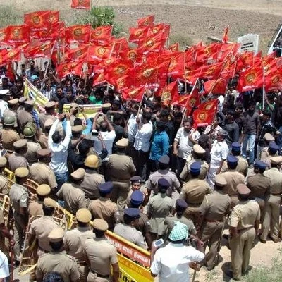 டிஆர் பாலுவின் உறவினர் சாராய ஆலையை மூடக்கோரி முற்றுகை போராட்டம்!