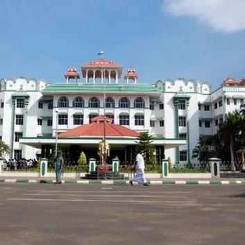 ‘குண்டாறு , கிருதுமால் நதியில் மணல் திருட்டா?’ - ஆய்வு மேற்கொள்ள நீதிமன்றம் உத்தரவு !