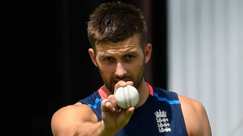மார்க் வுட் - எத்தனை காயங்கள் ஏற்பட்டாலும் வேகம் குறையாது! #CWC19 #PlayerBio
