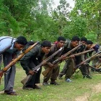 சத்தீஸ்கரில் மாவோயிஸ்டுகள் தாக்குதல்: 12 பேர் பலி!