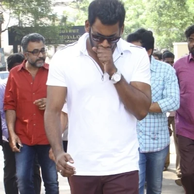 தயாரிப்பாளர் சங்கத்திலிருந்து அதிரடி நீக்கம்! அப்படி என்ன சொல்லியிருந்தார் விஷால்?