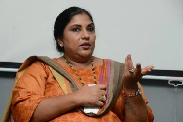 ``பாதிக்கப்பட்டவர்களின் பெயர்களைப் பகிராதீர்கள்... ப்ளீஸ்!" ஶ்ரீபிரியா