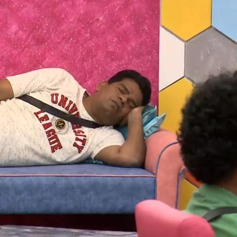 கிச்சன் கேப்டன் மும்தாஜை வெங்காயத்தில் மிரட்டிய நித்யா! #BiggBossTamil2