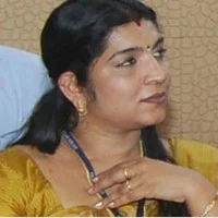 அச்சுதானந்தன் மீது வழக்கு தொடர சரிதா நாயகர் முடிவு!