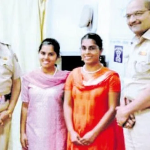 `நியூசிலாந்தில் வளர்ந்தாலும் இந்தியப் பண்பும் அன்பும் மாறவில்லையே!'- வியந்த புனே போலீஸ்