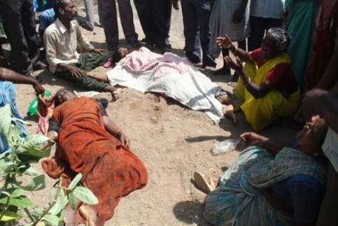 மண் சரிந்து 4 பேர் பலியான சம்பவம்: பஞ்சாயத்து தலைவர், மகன் உள்பட 3 பேர் கைது